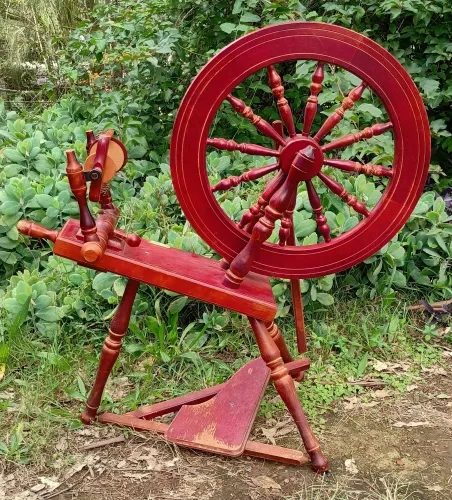 Elizabeth Spinning Wheel